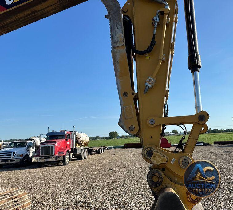 2018 Caterpillar  323 excavator
