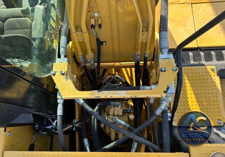 2018 Caterpillar  323 excavator