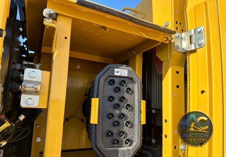 2018 Caterpillar  323 excavator
