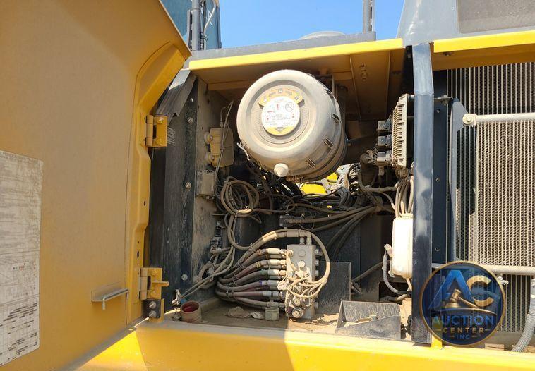 2015 John Deere 350G LC  excavator