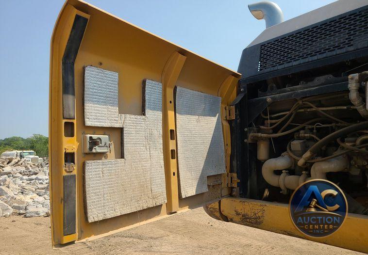 2015 John Deere 350G LC  excavator