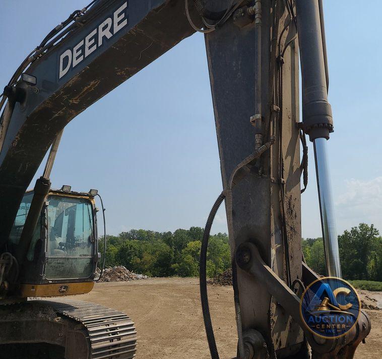 2015 John Deere 350G LC  excavator
