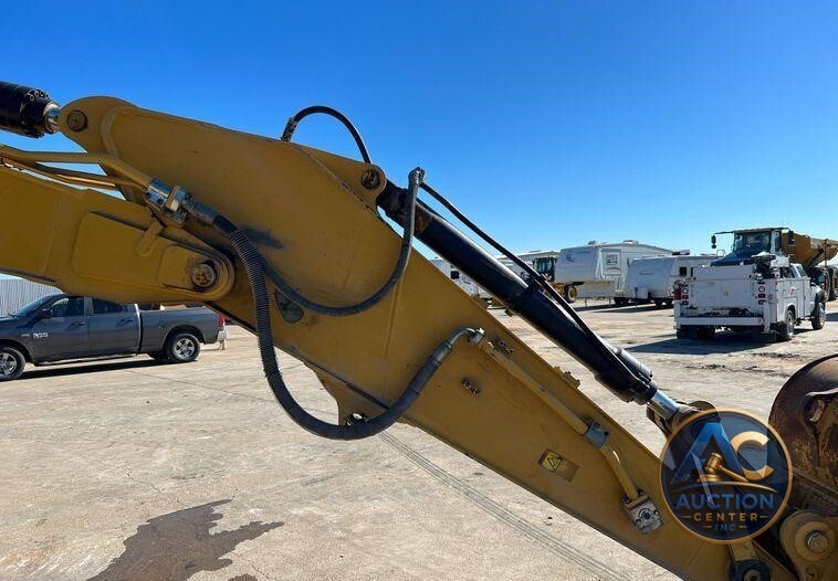 2018 Caterpillar 323  excavator