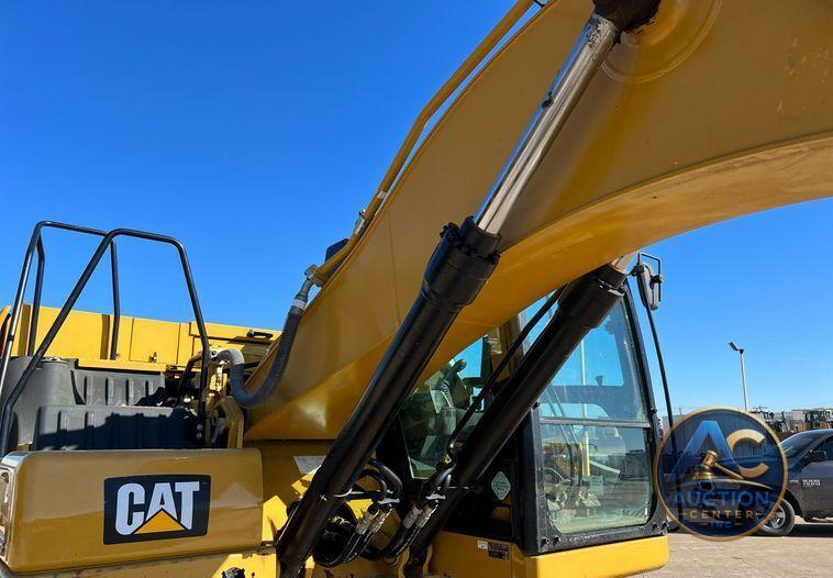 2018 Caterpillar 323  excavator