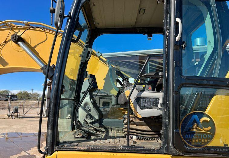 2018 Caterpillar 323  excavator