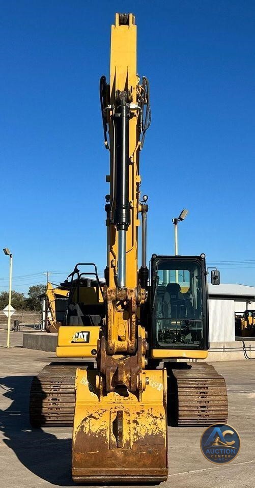 2018 Caterpillar 320  excavator