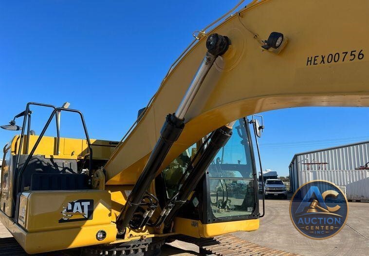 2018 Caterpillar 320  excavator