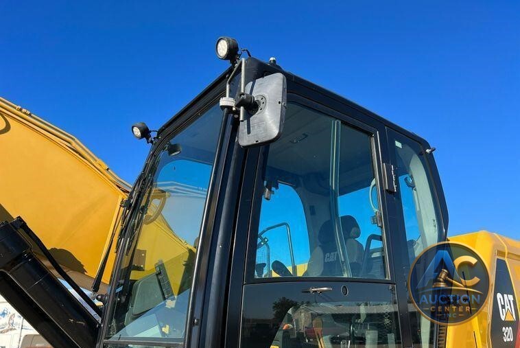 2018 Caterpillar 320  excavator