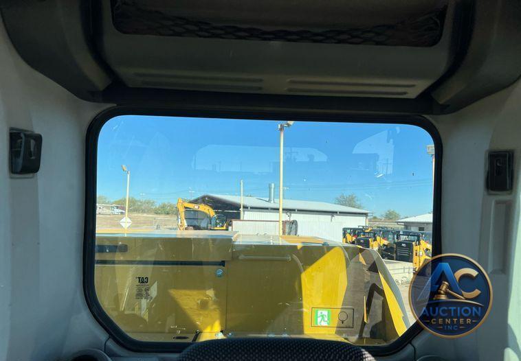 2018 Caterpillar 320  excavator