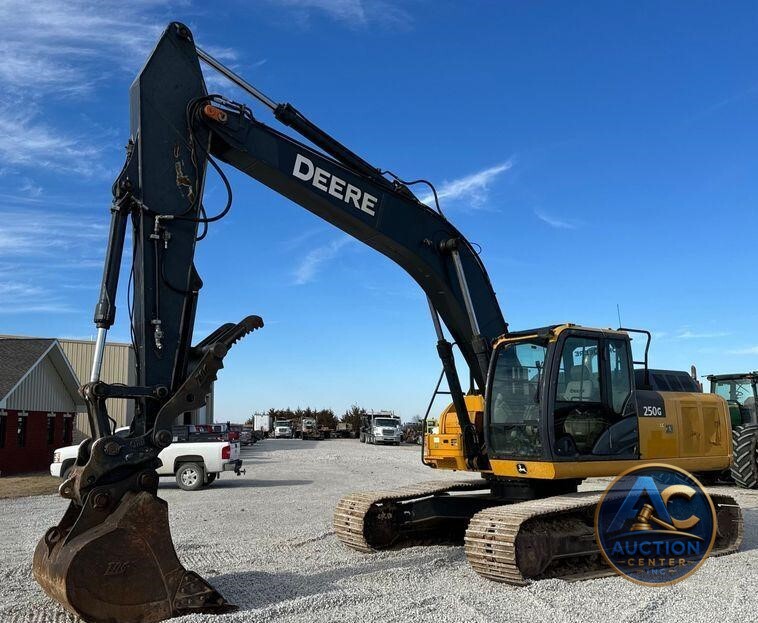 2015 John Deere 250G LC excavator