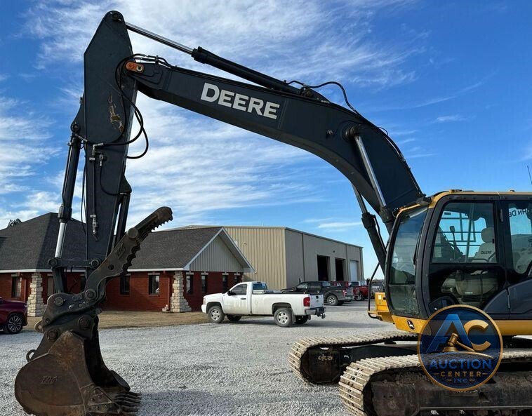 2015 John Deere 250G LC excavator