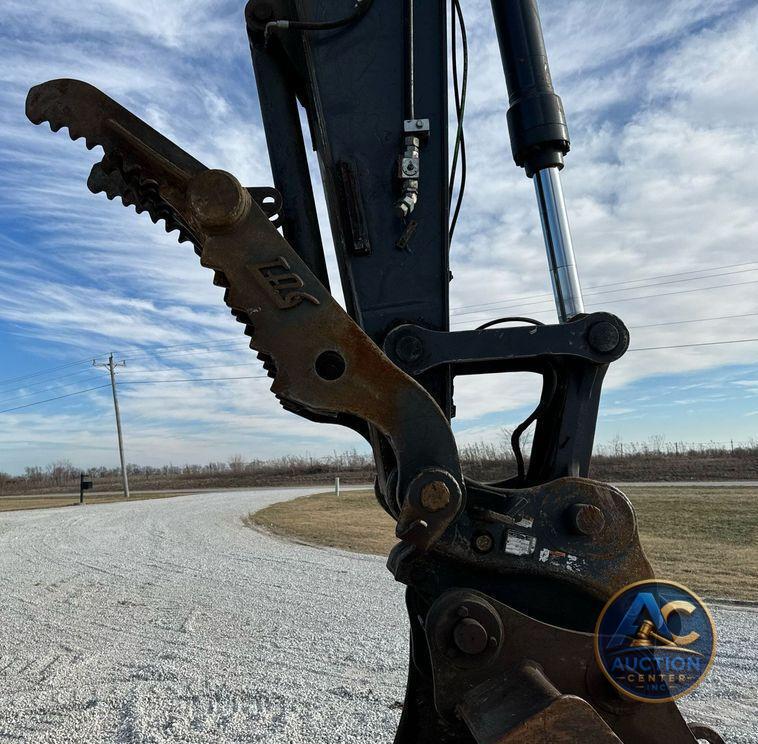 2015 John Deere 250G LC excavator