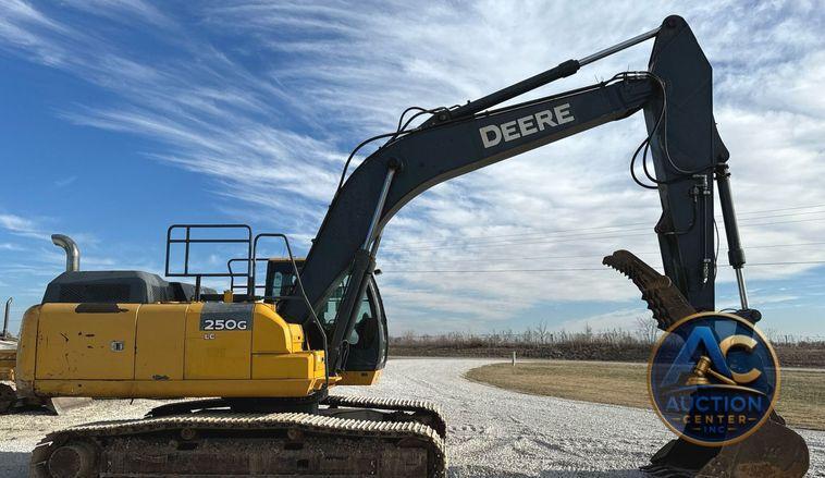 2015 John Deere 250G LC excavator