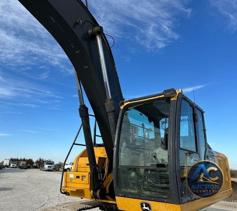 2015 John Deere 250G LC excavator