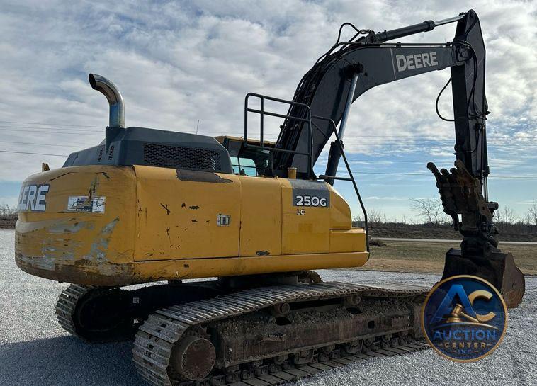 2015 John Deere 250G LC excavator