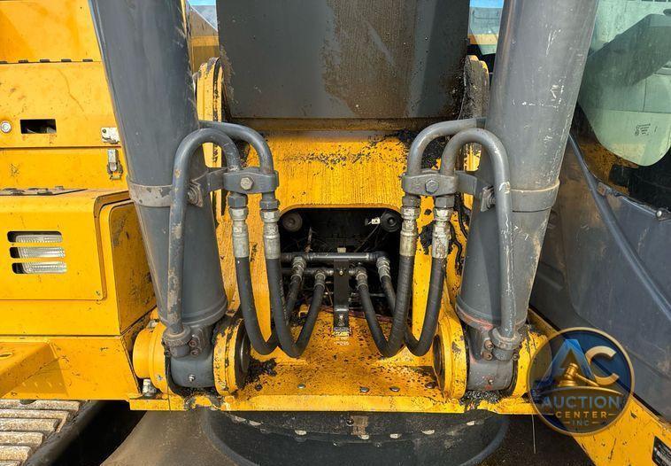 2015 John Deere 250G LC excavator