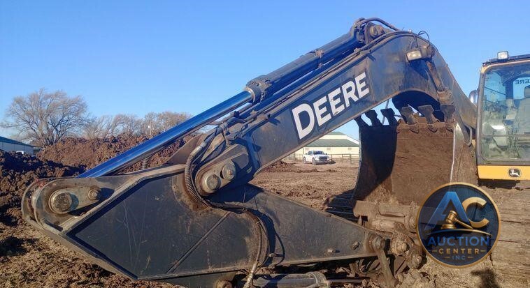 2016 John Deere 300G excavator