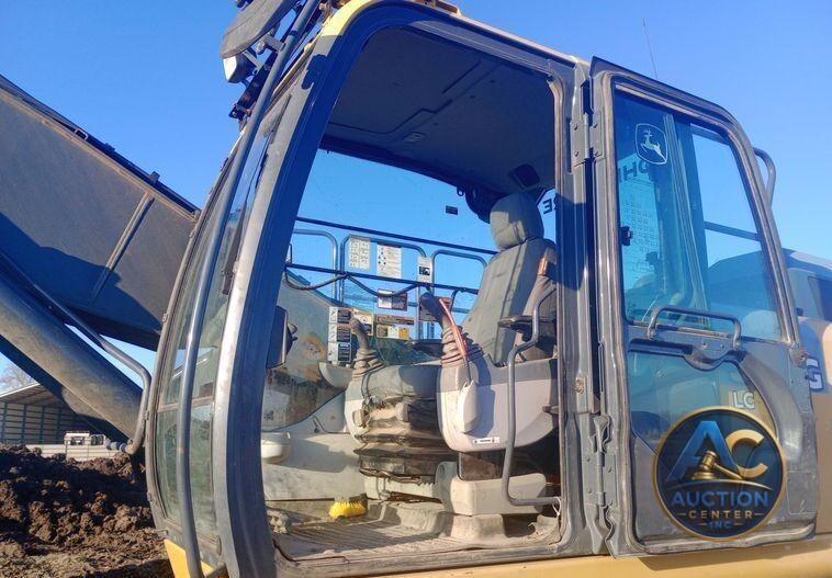 2016 John Deere 300G excavator