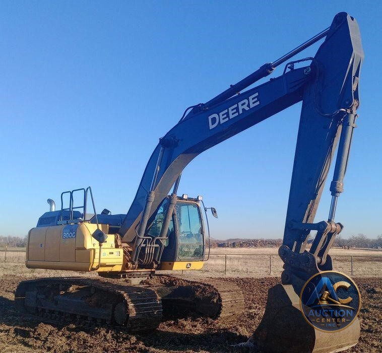 2016 John Deere 300G excavator