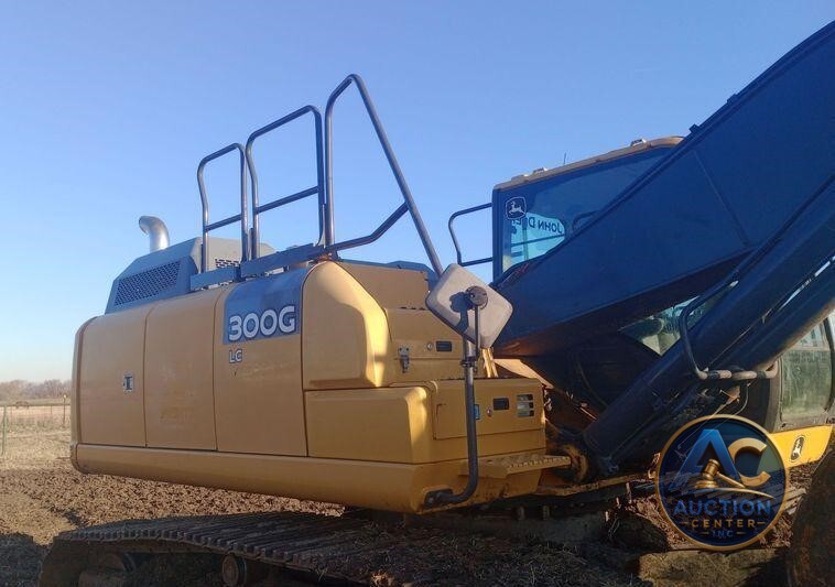 2016 John Deere 300G excavator