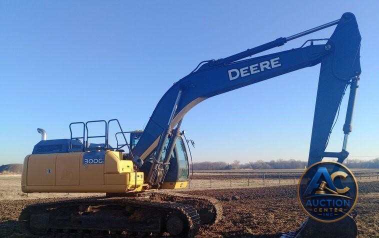 2016 John Deere 300G excavator