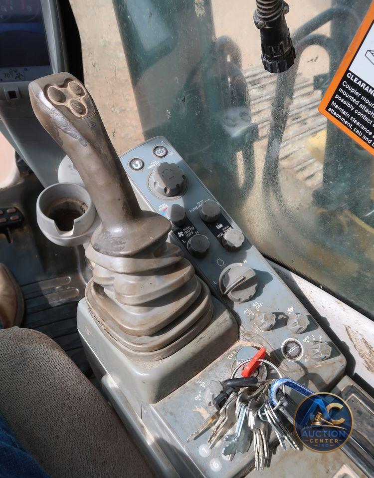 2015 John Deere 210G LC  excavator