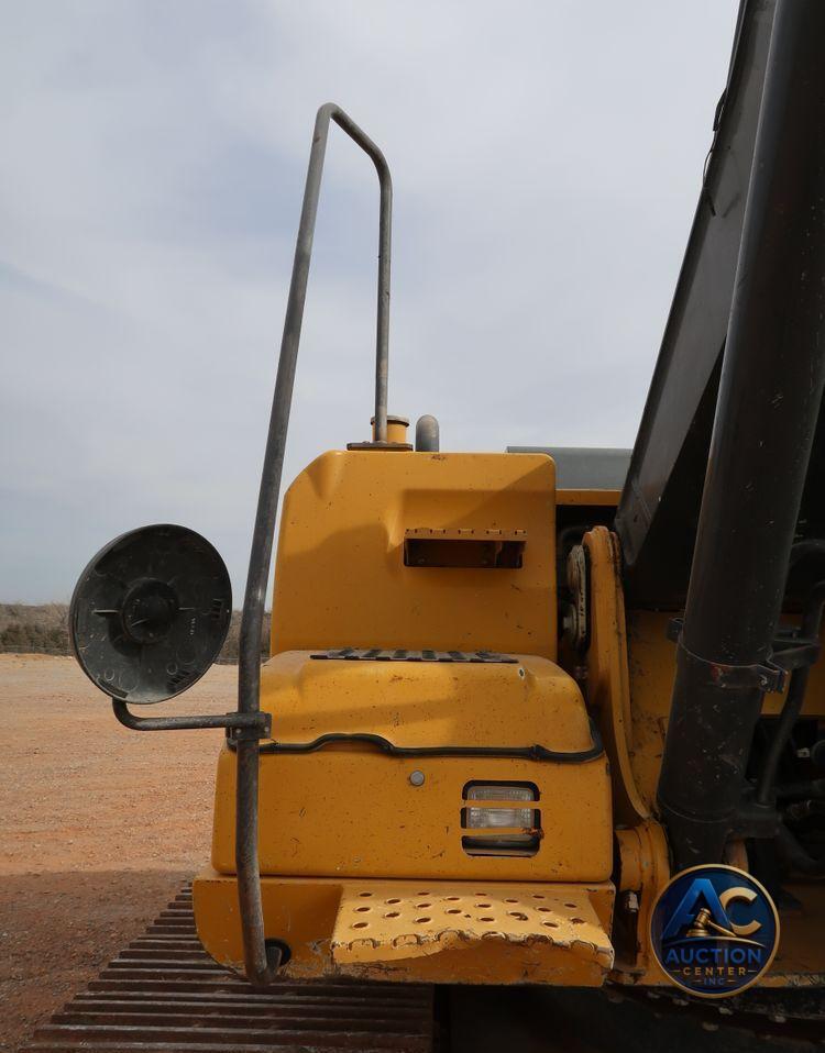 2015 John Deere 210G LC  excavator