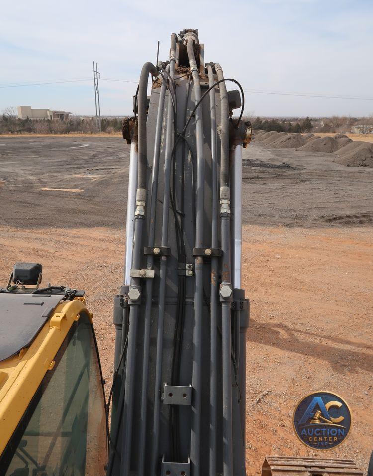 2015 John Deere 210G LC  excavator