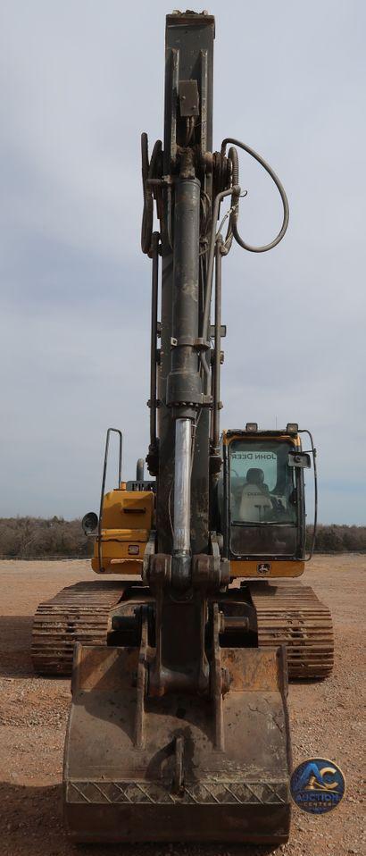 2015 John Deere 210G LC  excavator