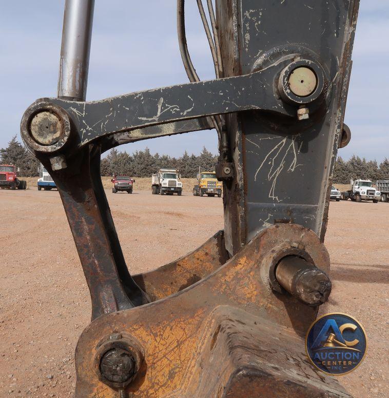 2015 John Deere 210G LC  excavator