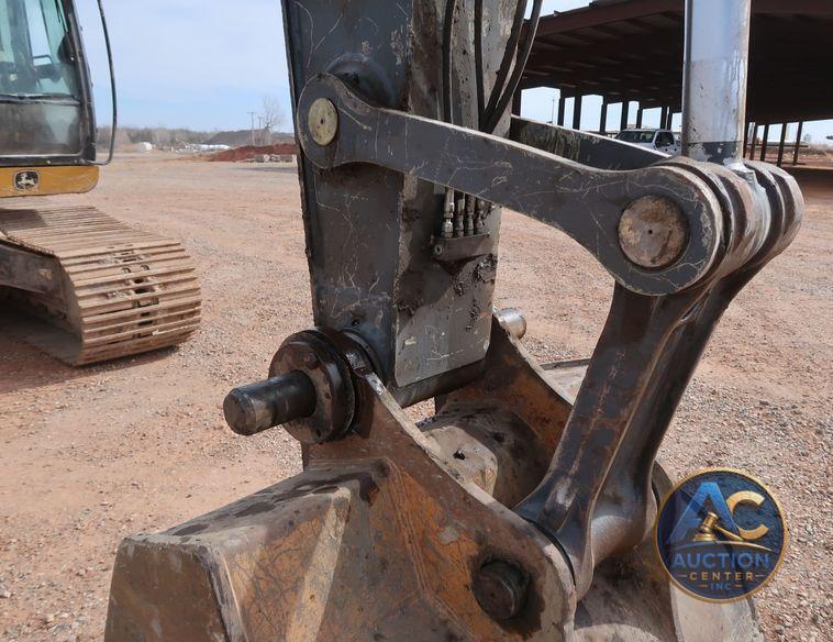2015 John Deere 210G LC  excavator
