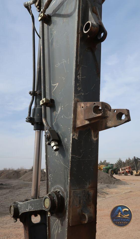 2015 John Deere 210G LC  excavator
