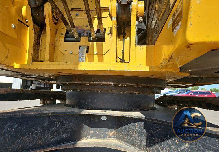 2018 John Deere  245G LC excavator