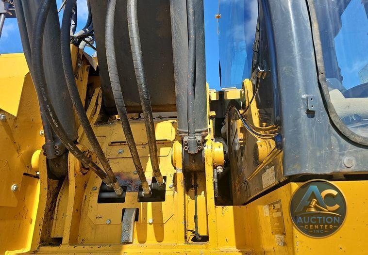 2018 John Deere  245G LC excavator