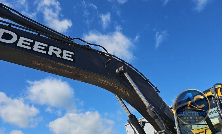 2018 John Deere  245G LC excavator