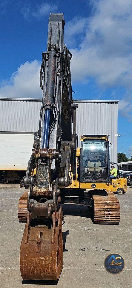 2018 John Deere  245G LC excavator