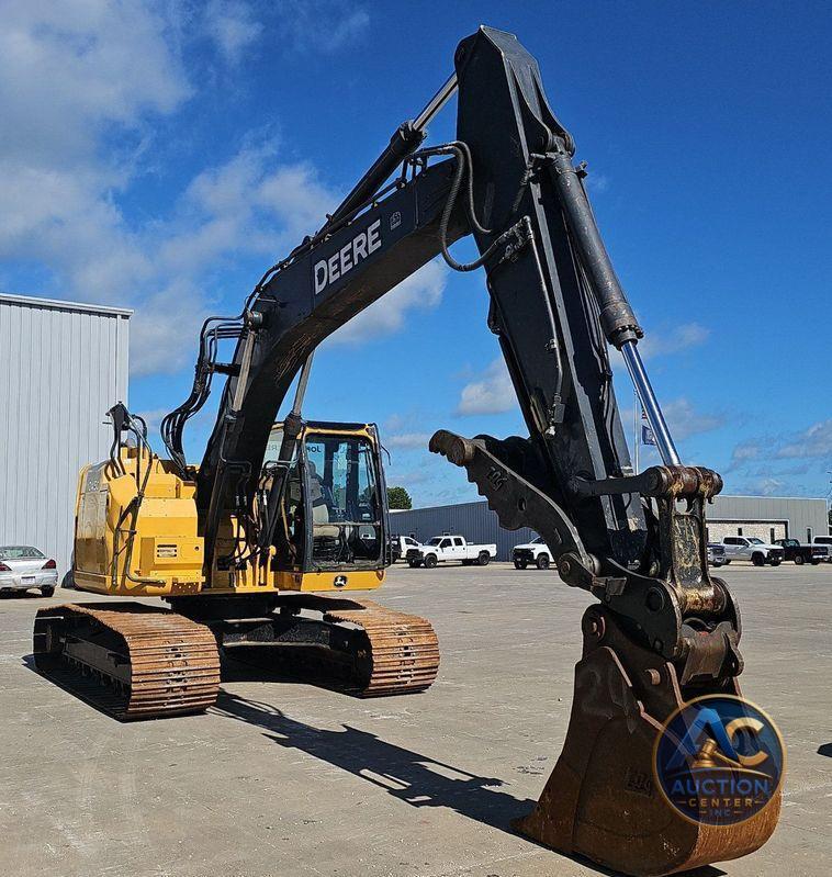 2018 John Deere  245G LC excavator
