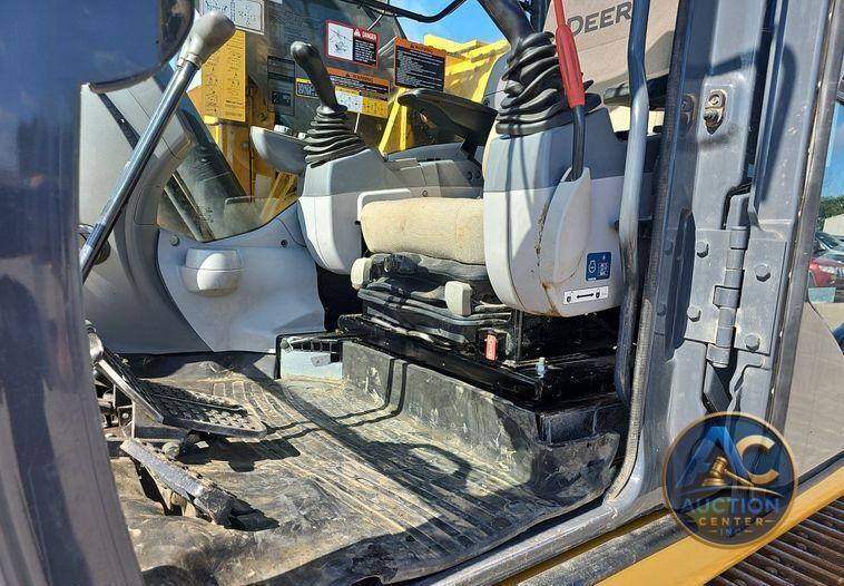 2018 John Deere  245G LC excavator