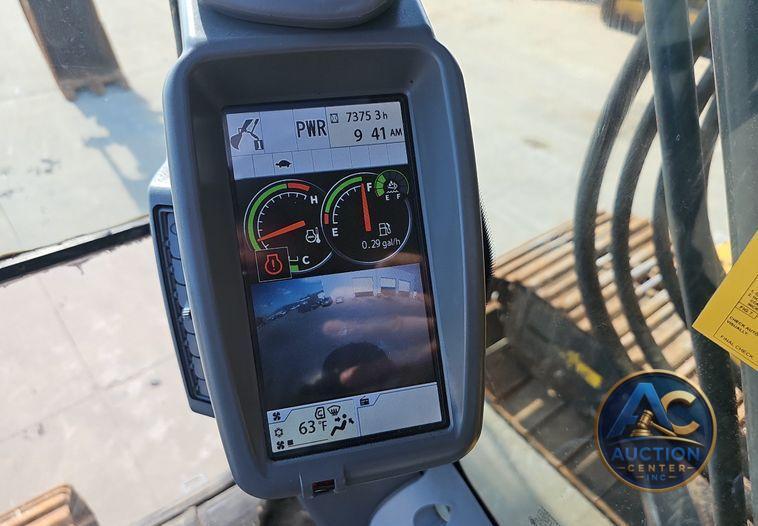 2018 John Deere  245G LC excavator
