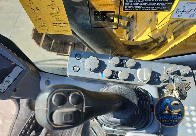 2018 John Deere  245G LC excavator