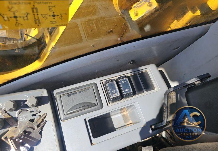 2018 John Deere  245G LC excavator