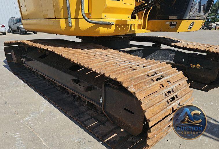 2018 John Deere  245G LC excavator