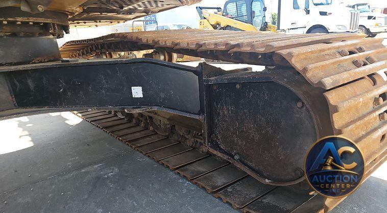 2018 John Deere  245G LC excavator