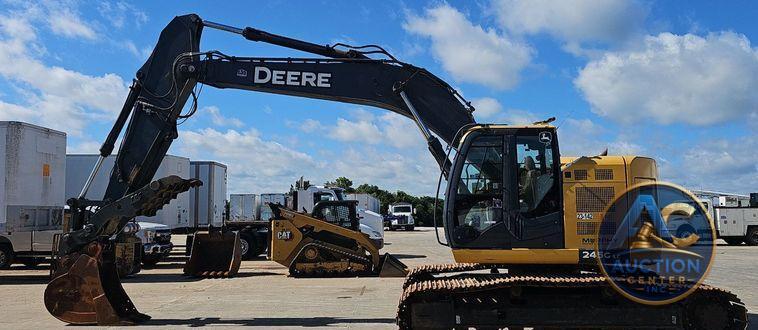 2018 John Deere  245G LC excavator