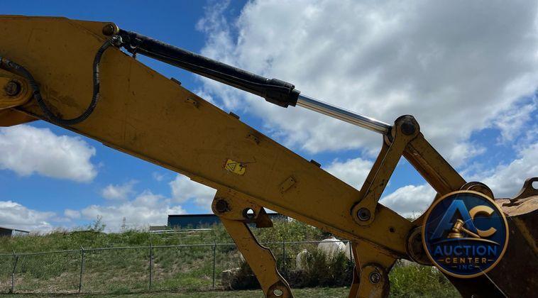 2019 Caterpillar 320 excavator
