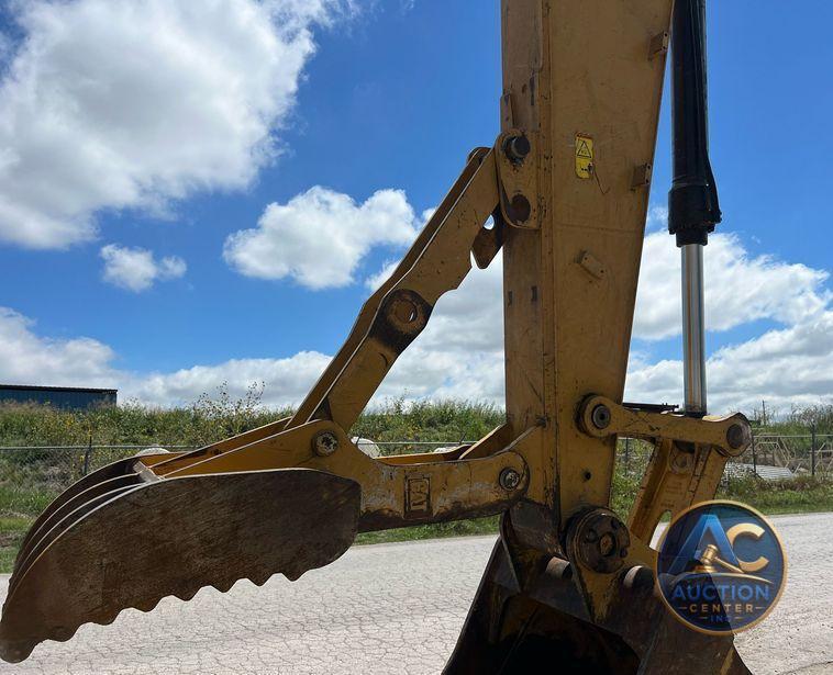 2019 Caterpillar 320 excavator