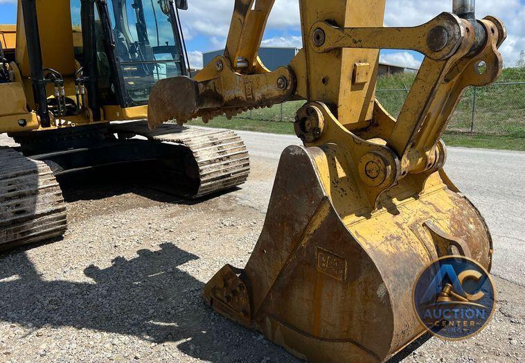 2019 Caterpillar 320 excavator