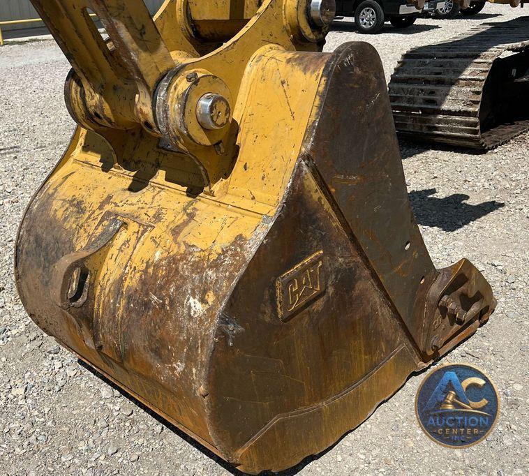 2019 Caterpillar 320 excavator