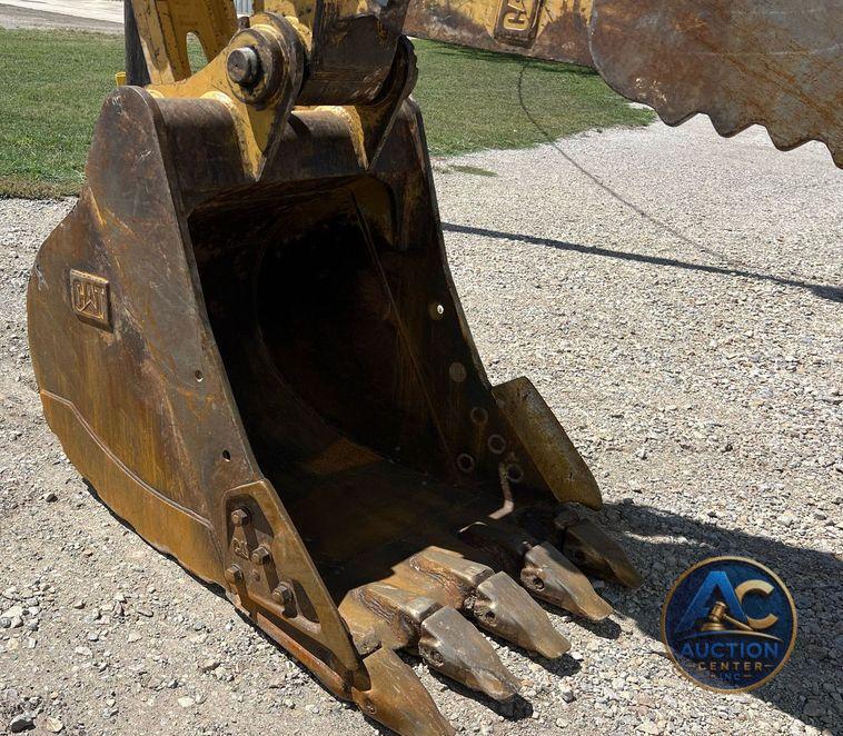 2019 Caterpillar 320 excavator