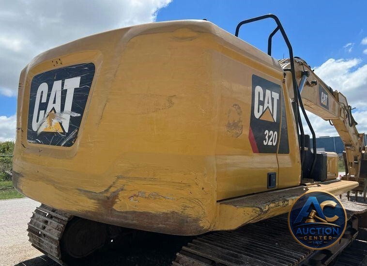 2019 Caterpillar 320 excavator